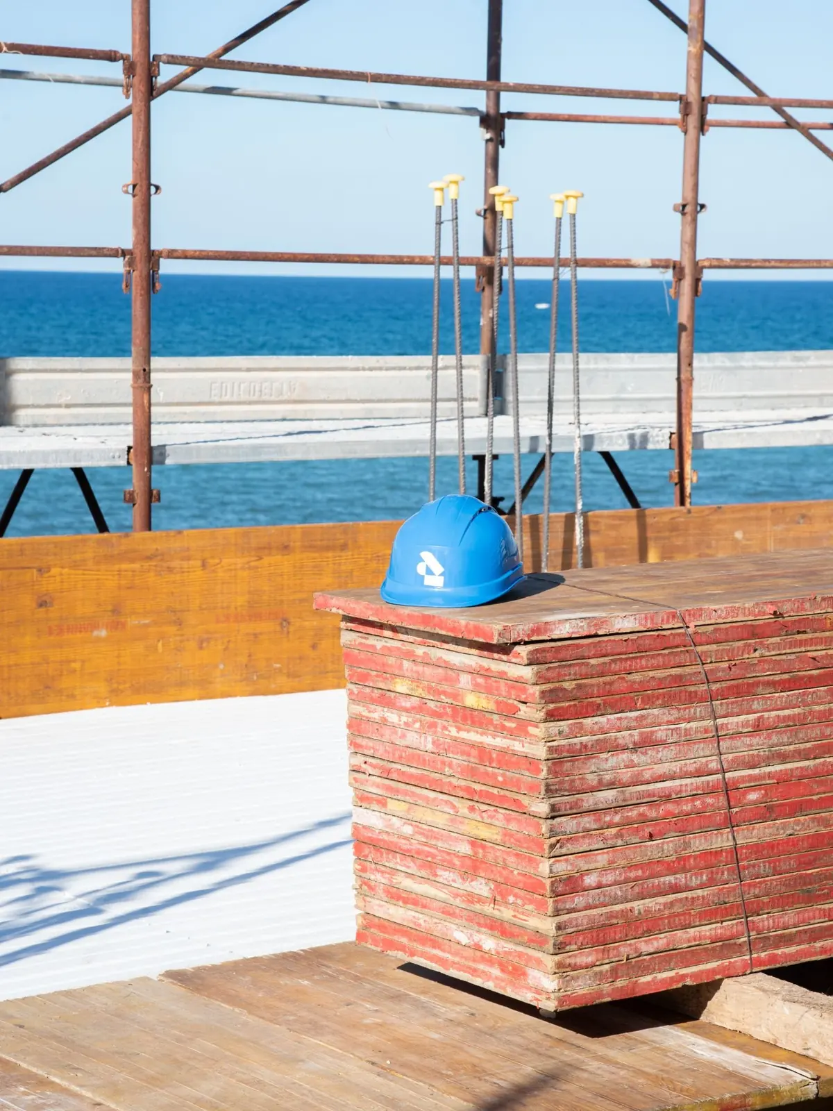 Casco Gaudino Construction nel cantiere di Tyrrena 7, sul lungomare di Bari