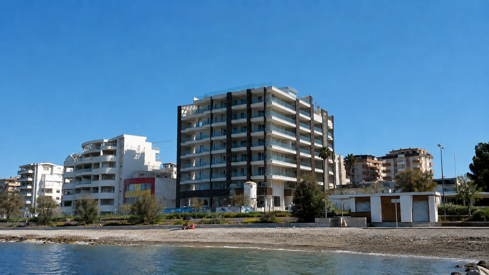 La residenza Gaudino Construction finita, sul lungomare di Bari